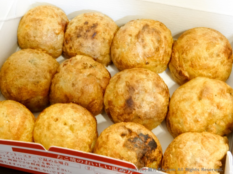 「会津屋」のたこ焼き（味がついてるので何もつけずに食べる）