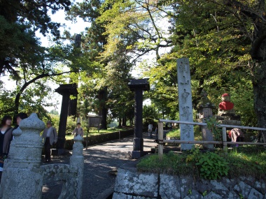 関山 中尊寺入口