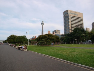 横浜マリンタワー