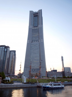 横浜ランドマークタワー