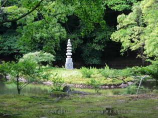 白蛇の塚